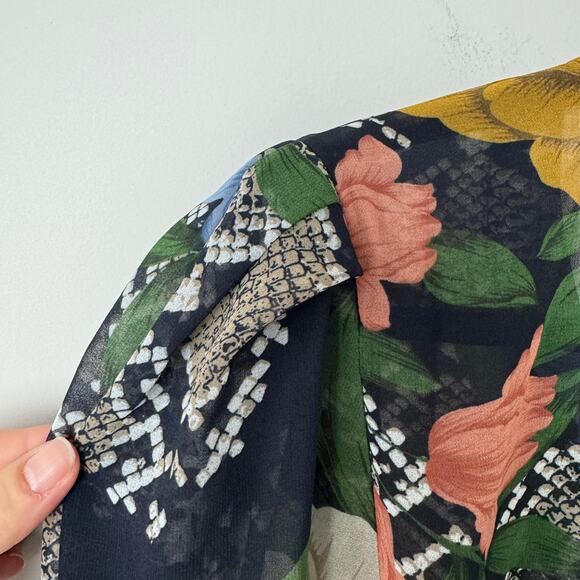 Cabi #3762 Women’s Snake Charmer Floral Blouse Women's Size S - Picture 6 of 6